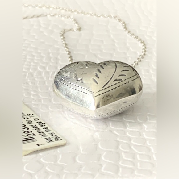 Vintage 925 Sterling Silver Etched Heart Pendant Necklace - Picture 5 of 16